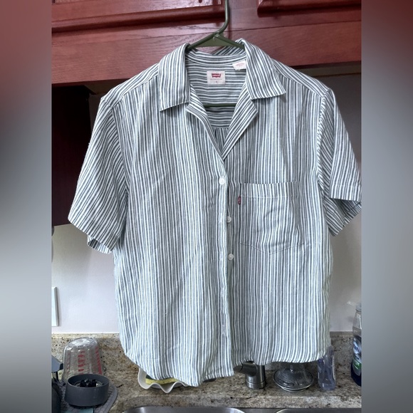 Levi's Tops - Levi’s button up S